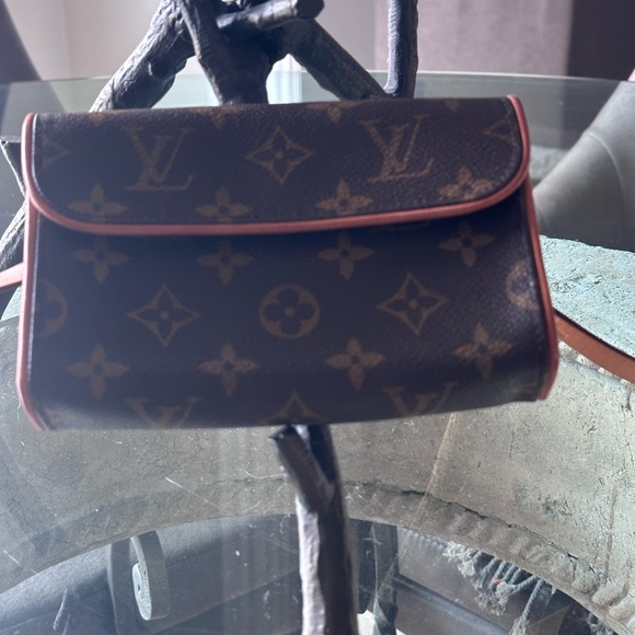 Louis Vuitton Florentine Pochette Beltbag Crossbody Handbag Cert Authenticity - Picture 5 of 16